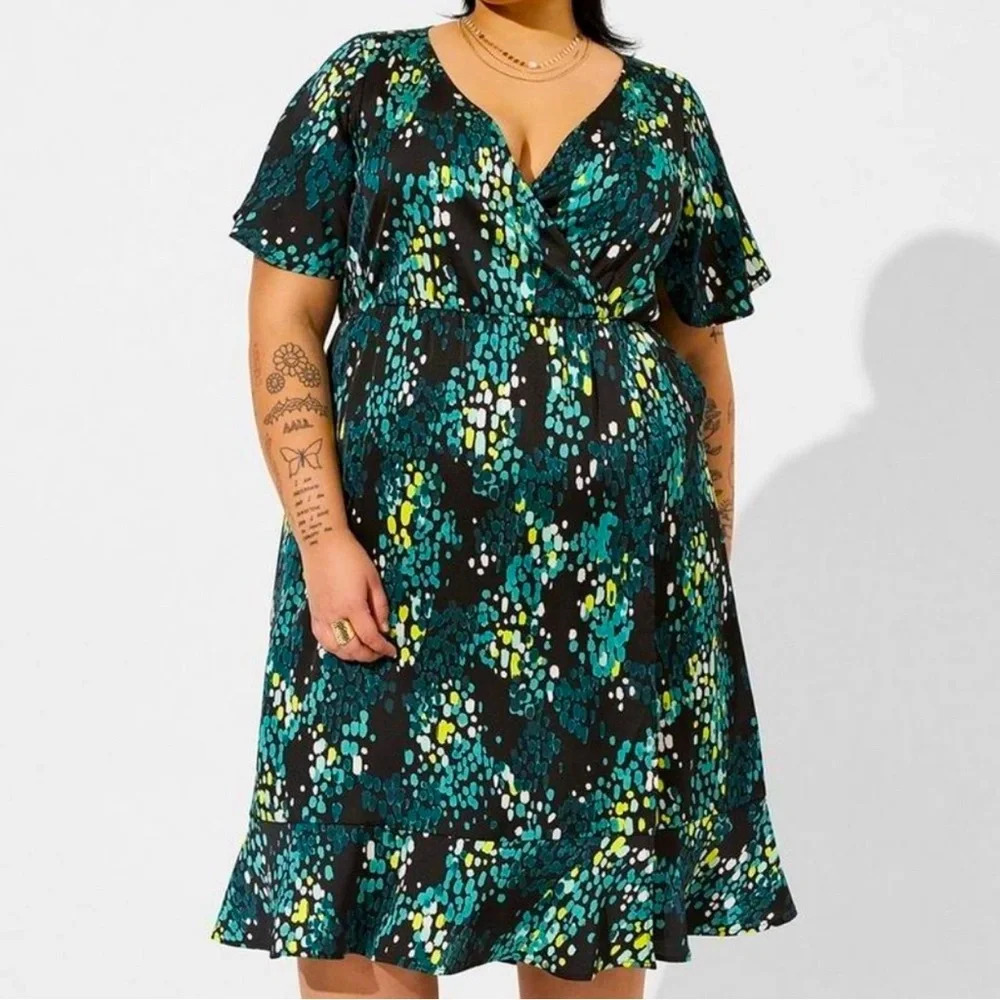 Torrid Midi Bubble Charm Flutter Sleeve Wrap Dres… - image 1